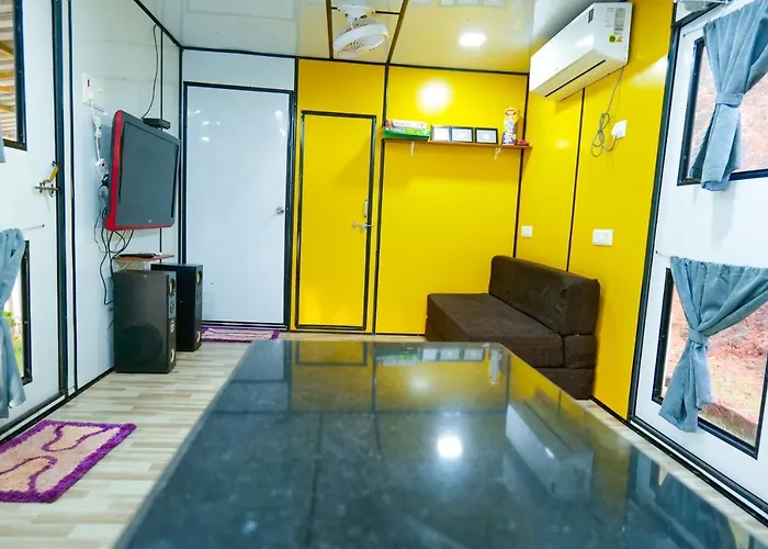 Paradise Point - Container Concept Home Stay